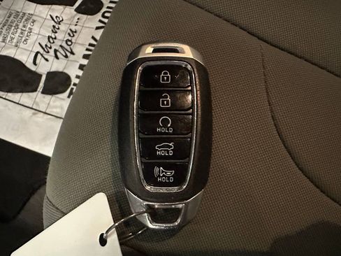 Used 2021 Hyundai Elantra SEL w/ Convenience + Premium Package image 17