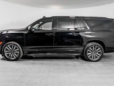 Used 2022 Cadillac Escalade ESV Sport Platinum AWD/4WD image 3
