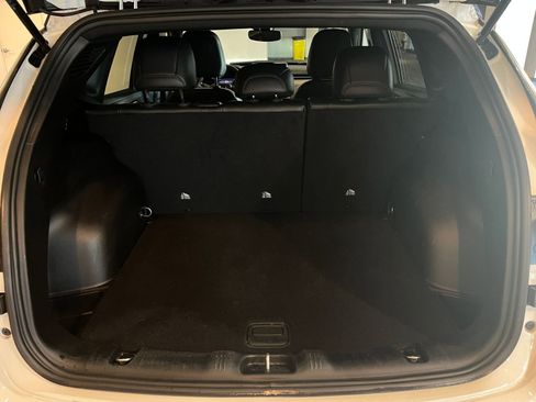 Used 2025 Jeep Compass Limited image 31