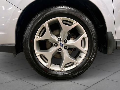 Used 2017 Subaru Forester 2.5i Touring AWD/4WD image 12