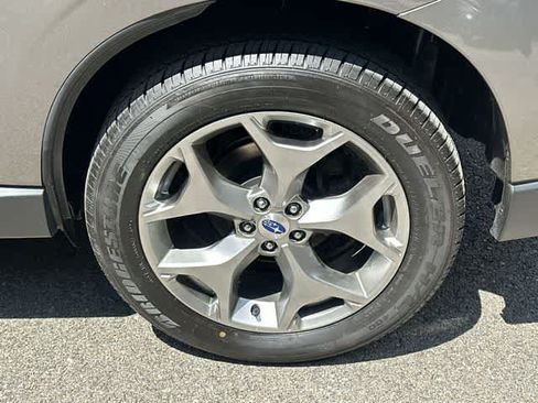 Used 2017 Subaru Forester 2.5i Touring AWD/4WD image 5