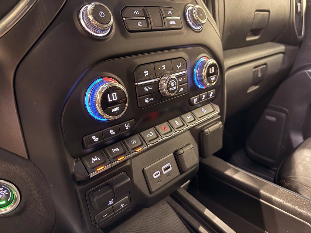 Used 2021 GMC Sierra 1500 AT4 w/ AT4 Premium Package AWD/4WD image 28