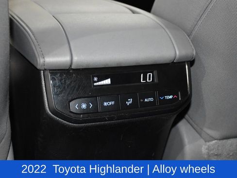 Used 2022 Toyota Highlander LE image 24