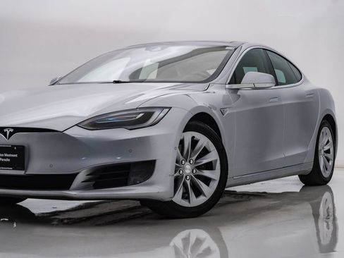 Used 2016 Tesla Model S 60D AWD/4WD image 2