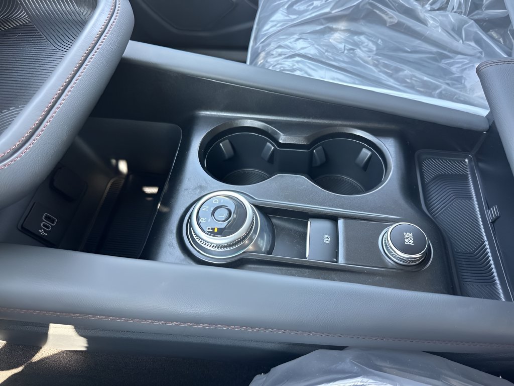 Used 2026 Ford Explorer Active RWD image 19