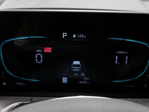 Used 2025 Kia Telluride LX FWD image 29