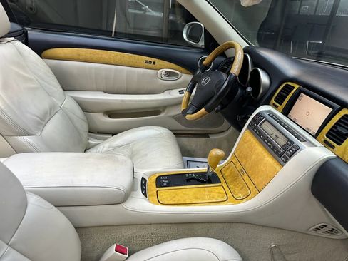 Used 2002 Lexus SC 430 Convertible RWD image 29