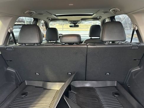 Certified 2022 Nissan Rogue SV w/ SV Premium Package image 19