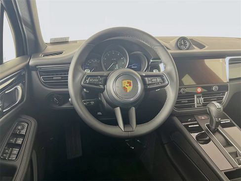 New 2026 Porsche Macan image 25