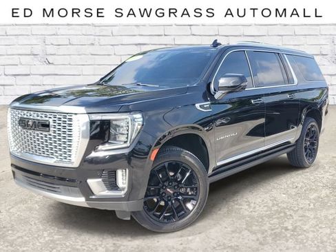 Used 2022 GMC Yukon XL Denali w/ Denali Ultimate Package AWD/4WD image 1