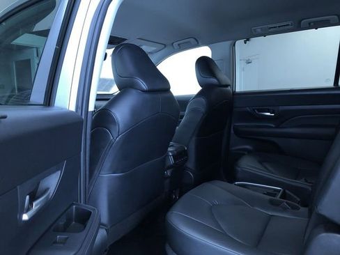 Certified 2025 Toyota Grand Highlander AWD image 19