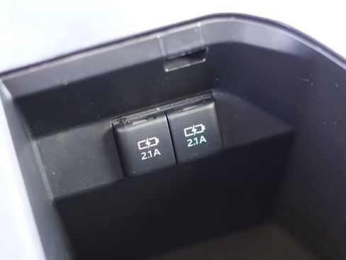 Used 2020 Toyota Camry LE w/ Carpet Mat Package FWD image 25