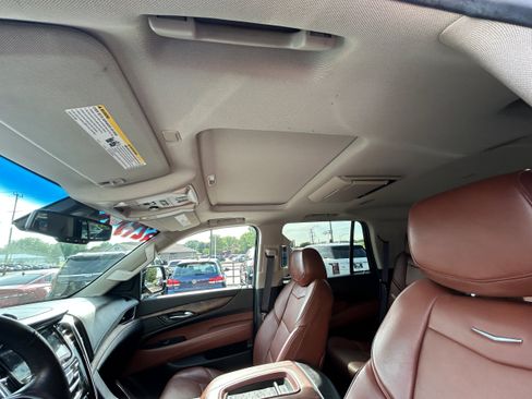 Used 2016 Cadillac Escalade Premium AWD/4WD image 13