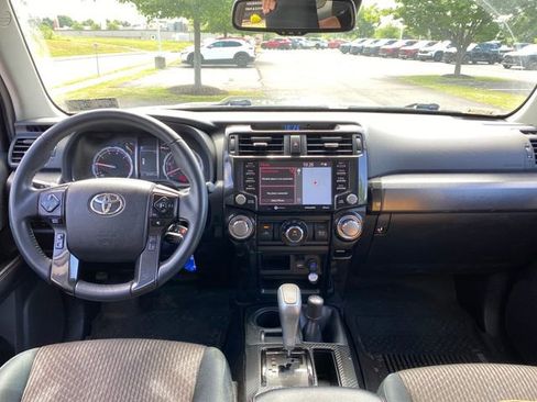 Used 2020 Toyota 4Runner TRD Off-Road AWD/4WD image 15