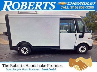 New 2025 Chevrolet Brightdrop 400 w/ Power Door Package