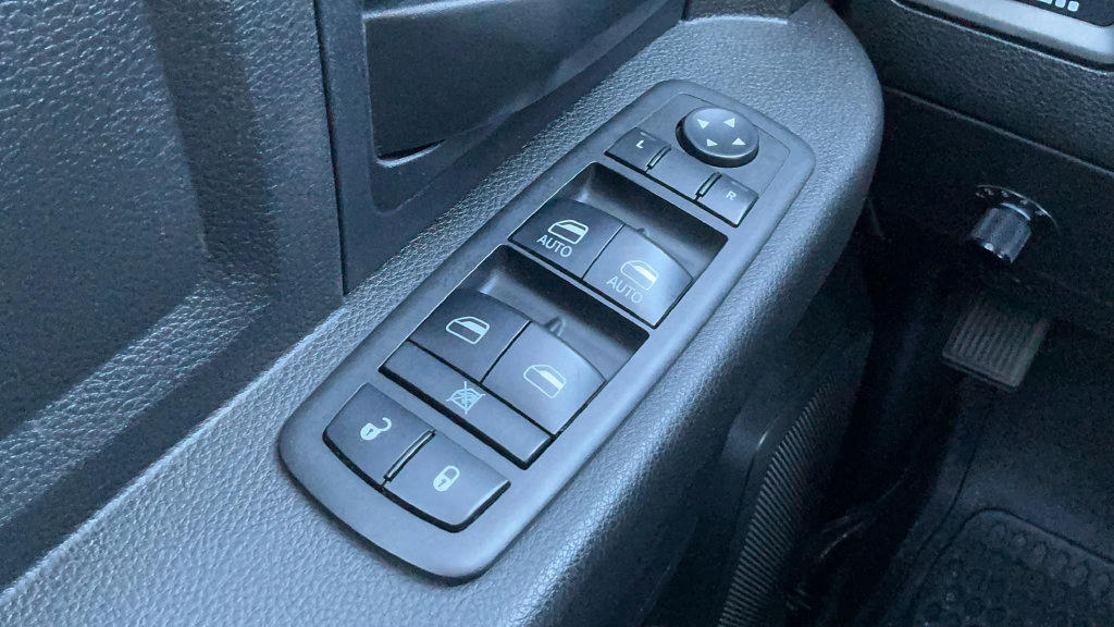 Used 2018 RAM 3500 Tradesman w/ Chrome Appearance Group AWD/4WD image 14