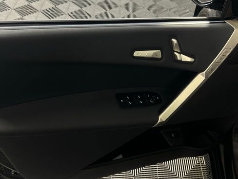 Used 2023 BMW iX xDrive50 w/ Sport Package image 27