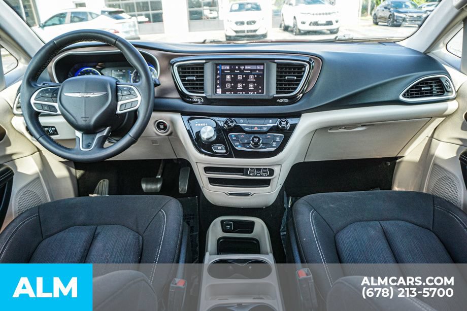 Used 2022 Chrysler Voyager LX FWD image 27