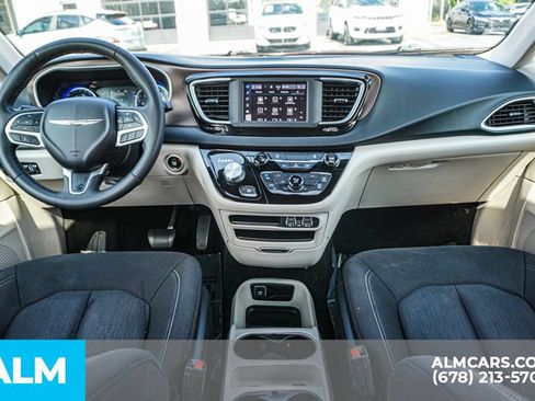 Used 2022 Chrysler Voyager LX FWD image 27