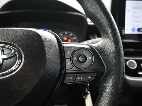 Used 2025 Toyota Corolla LE image 15