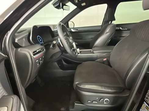 Certified 2025 Hyundai Palisade Calligraphy AWD/4WD image 11