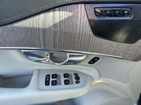 Certified 2023 Volvo XC90 T8 Ultimate w/ Lounge Package image 23