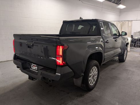 Used 2024 Toyota Tacoma SR5 AWD/4WD image 7