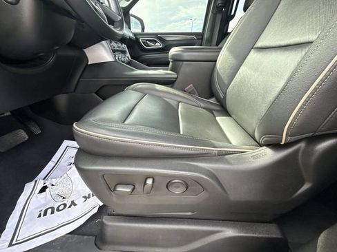 Used 2023 GMC Yukon XL SLT w/ SLT Premium Package AWD/4WD image 12