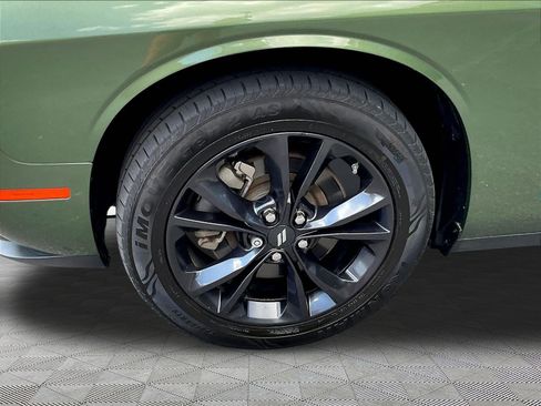Used 2022 Dodge Challenger SXT w/ Driver Convenience Group AWD/4WD image 32