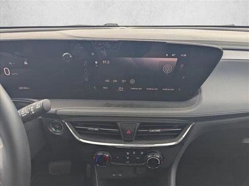 Used 2025 Buick Encore GX Preferred image 12