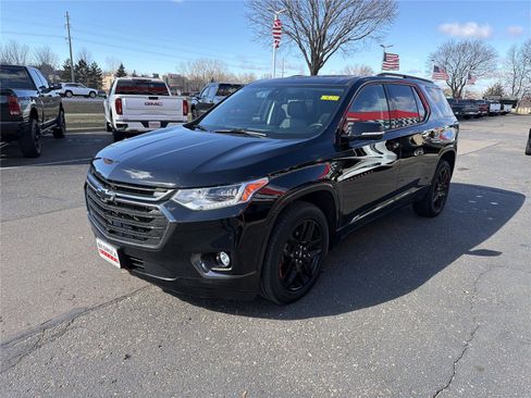 Used 2020 Chevrolet Traverse Premier w/ Redline Edition AWD/4WD image 3