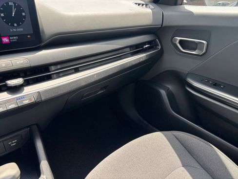 Used 2025 Kia K4 FWD image 34