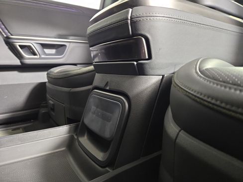 Used 2024 Rivian R1T Adventure AWD/4WD image 30