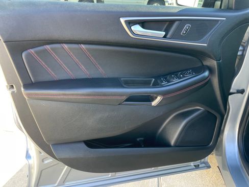 Used 2022 Ford Edge ST-Line image 10