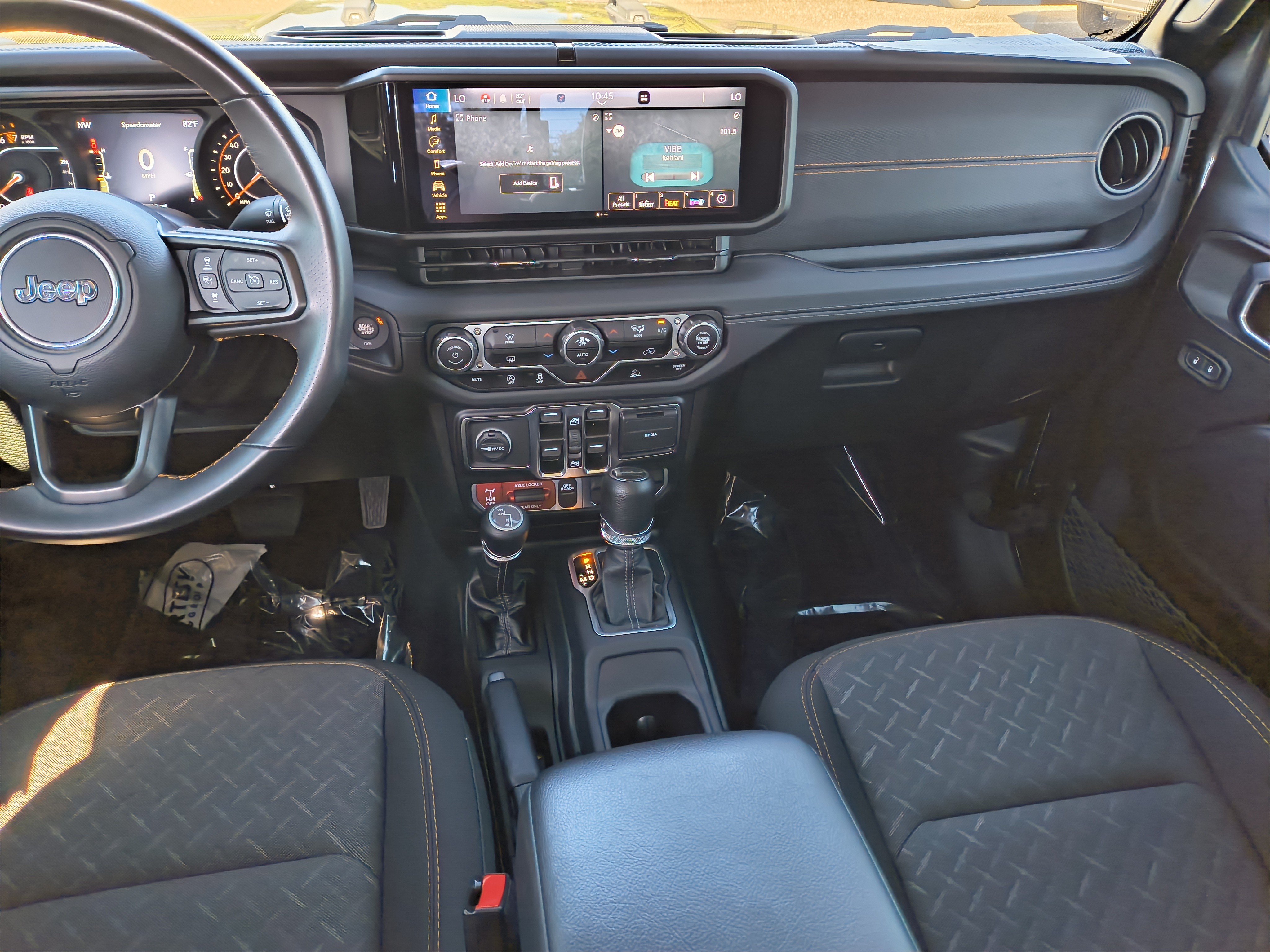 Used 2024 Jeep Gladiator Mojave AWD/4WD image 17