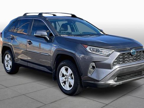 Used 2021 Toyota RAV4 XLE image 2