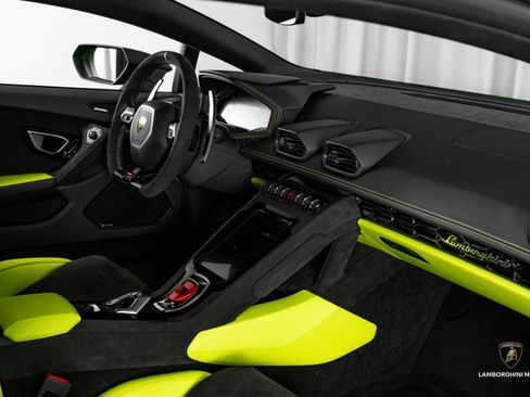 Used 2024 Lamborghini Huracan Sterrato image 44