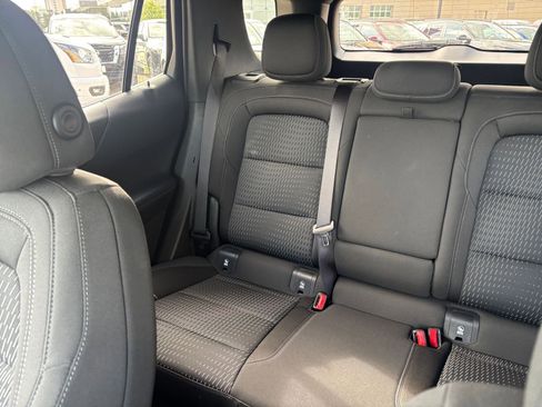 Used 2025 Chevrolet Equinox LT FWD image 40