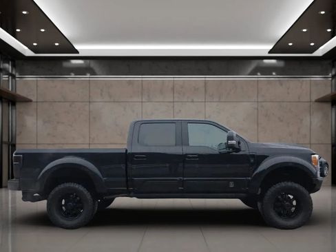 Used 2019 Ford F250 Lariat w/ Lariat Ultimate Package image 10