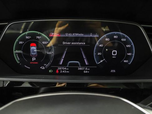 Used 2023 Audi e-tron Premium image 28