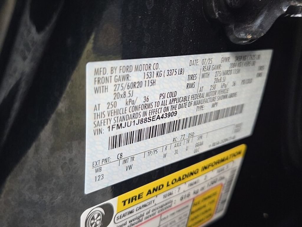 Used 2025 Ford Expedition Active AWD/4WD image 6
