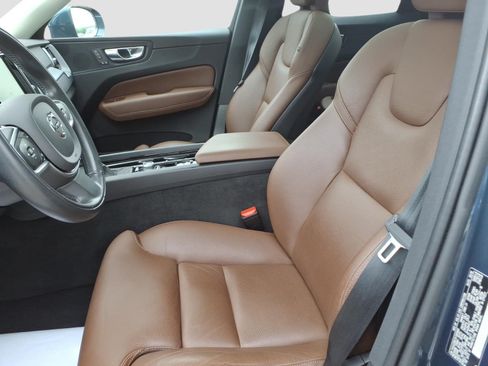 Used 2019 Volvo XC60 T6 Momentum w/ Advanced Package AWD/4WD image 11