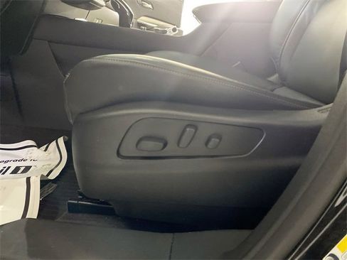 Used 2023 Cadillac XT4 Premium Luxury w/ Cold Weather Package image 25
