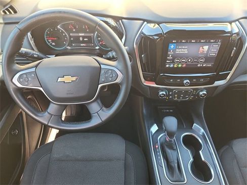 Used 2023 Chevrolet Traverse LT image 11