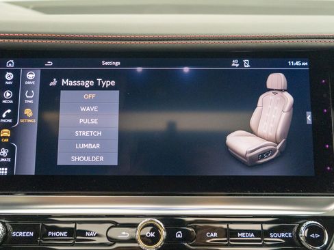 Used 2024 Bentley Flying Spur V8 AWD/4WD image 32