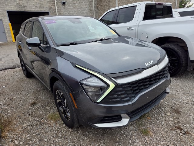 Used 2023 Kia Sportage LX AWD/4WD image 3