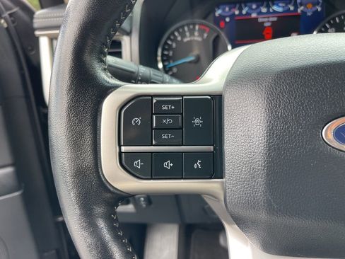 Certified 2024 Ford Expedition XLT image 17