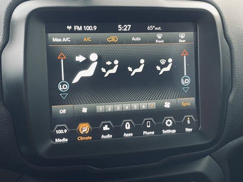 Used 2023 Jeep Renegade Latitude image 16