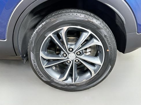 Used 2020 Buick Encore GX Essence FWD image 28