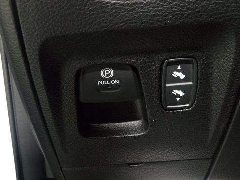 New 2026 RAM 1500 Laramie AWD/4WD image 13